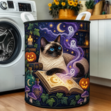 Gevoerde wasmand – Siamees kat en magisch boek
