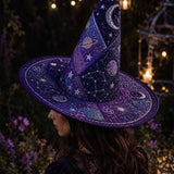 Chapeau de sorcière matelassé fait main – Univers de savants sombres et motifs cosmiques