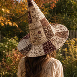 Handgemaakte gewatteerde heksenhoed – Bloemenpatchwork en nostalgische kant