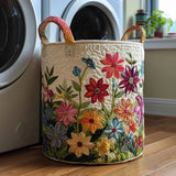 Panier matelassé avec un champ plein de fleurs colorées