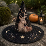 Chapeau de sorcière matelassé fait main – Cerf mystique dans un style sombre