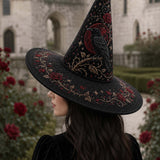 Chapeau de sorcière matelassé fait main – Roses noires et corneille dans le style victorien